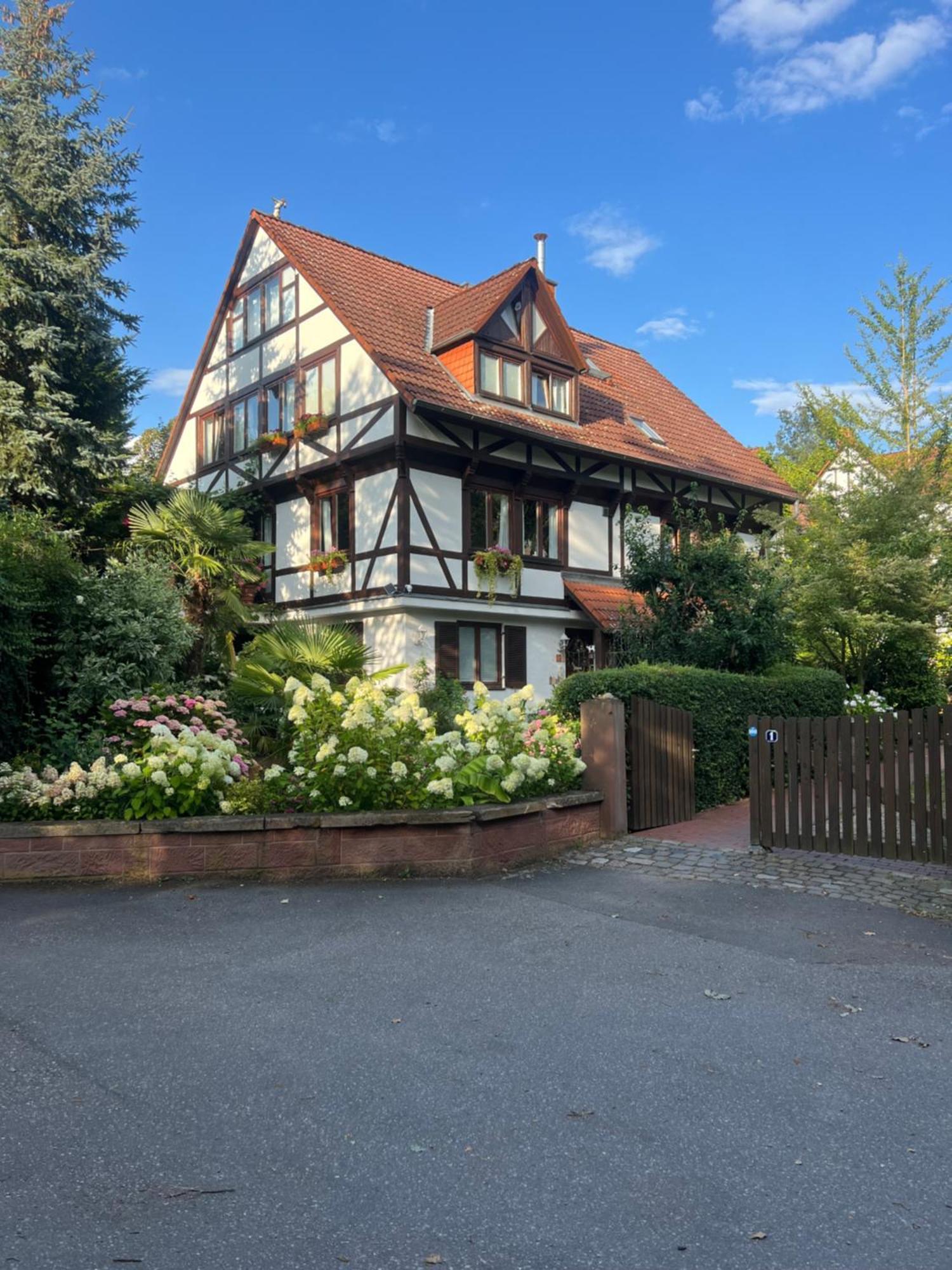 Einliegerwohnung In Einer Muehle Vor Den Toren Frankfurts, Ideal Fuer Messegaeste Oder Stop Over Dreieich Εξωτερικό φωτογραφία